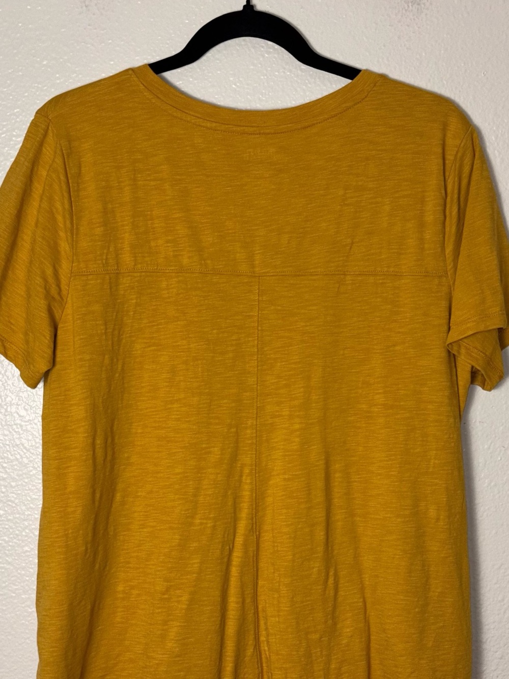 Duluth Trading Co. Mustard Yellow V-Neck Pocket Tee Shirt Woman's Size Large - Picture 13 of 13